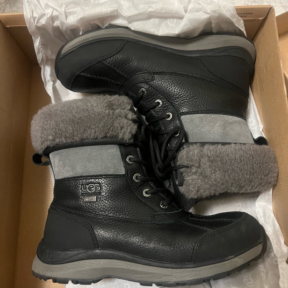 Barely Used UGG Adirondack Boot III, Black/Grey, Size 9 - Picture 1 of 9